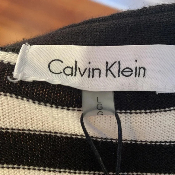 Calvin Klein Sweater - Picture 8 of 9